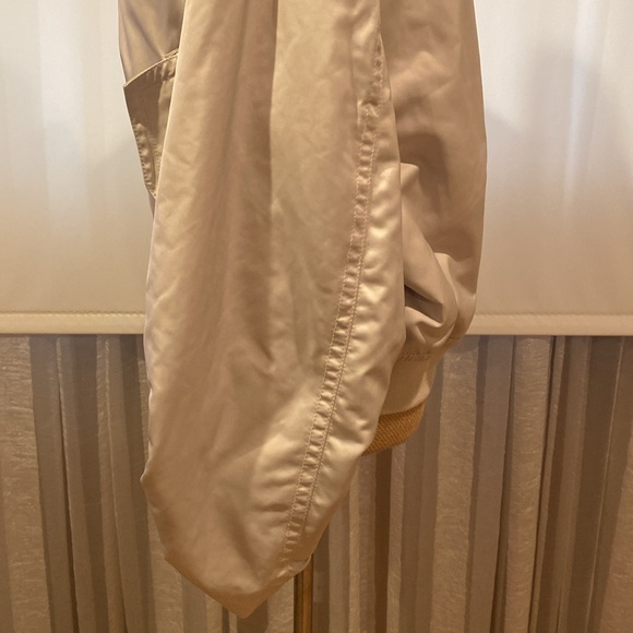 VINCE fabulous light beige bomber jacket with warm lining, size Large - Picture 9 of 16